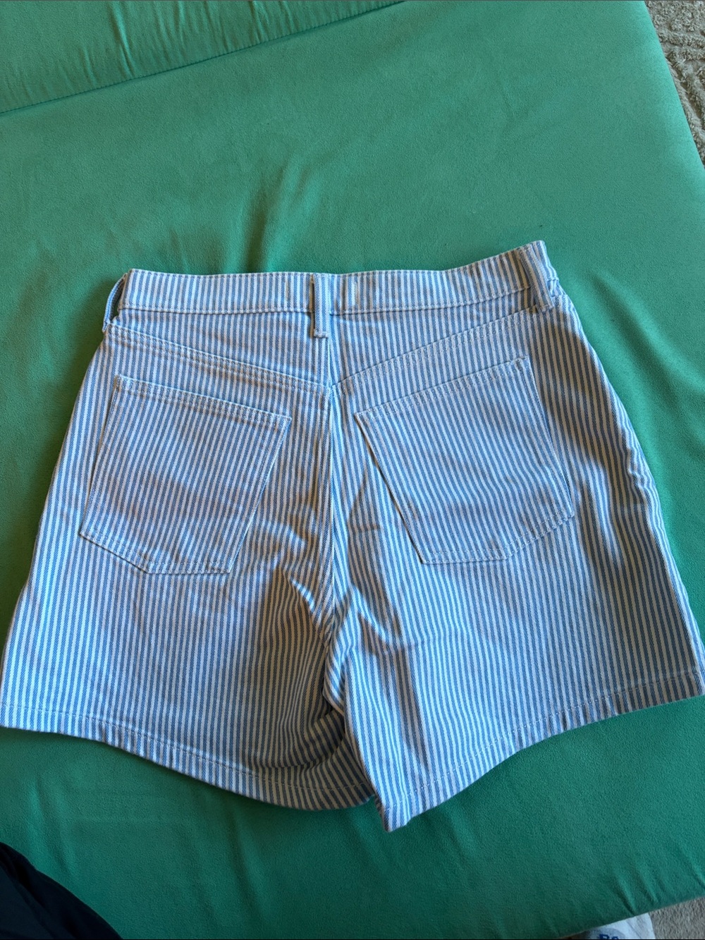 Abercrombie and fitch the dad short high rise blue white stripe size 8 curvelove - Picture 4 of 5